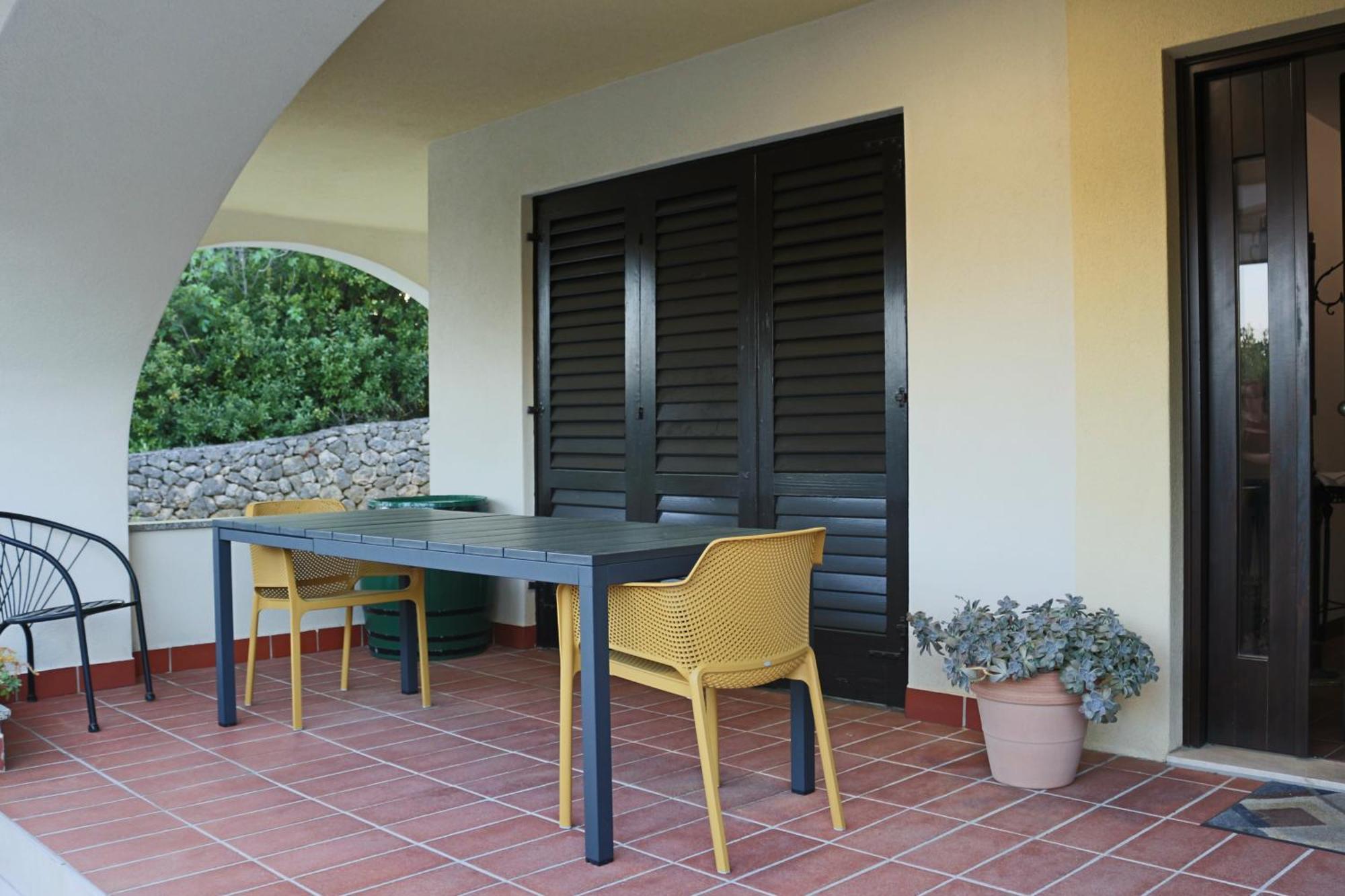 Apartman Mariolina Krk Town Exterior foto